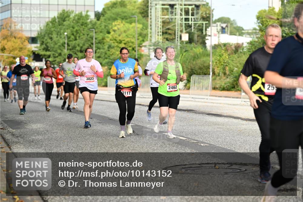 06.09.2026 - CURREX Alsterlauf Dr. Thomas Lammeyer http://msf.ph/oto/10143152 06.09.2026 10:13:22 Laufen 2795, 3823, 3117, 2462, 25 meine-sportfotos.de