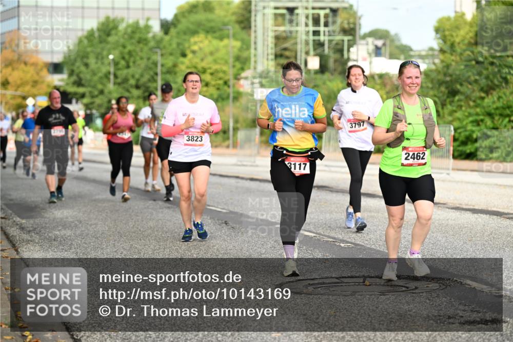 06.09.2026 - CURREX Alsterlauf Dr. Thomas Lammeyer http://msf.ph/oto/10143169 06.09.2026 10:13:24 Laufen 3823, 3117, 3797, 2462 meine-sportfotos.de