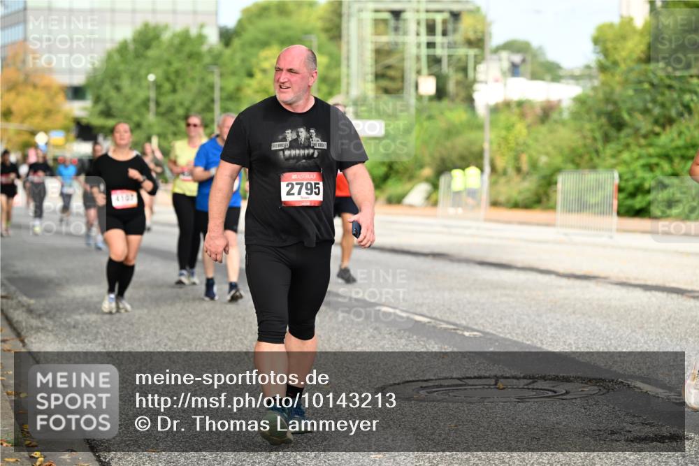 06.09.2026 - CURREX Alsterlauf Dr. Thomas Lammeyer http://msf.ph/oto/10143213 06.09.2026 10:13:32 Laufen 2795 meine-sportfotos.de