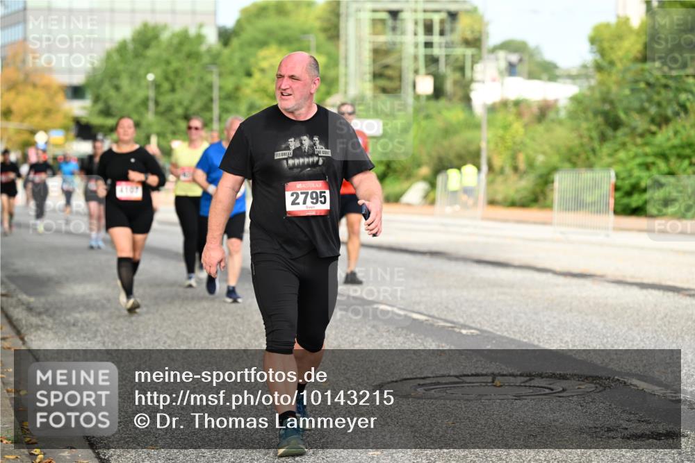 06.09.2026 - CURREX Alsterlauf Dr. Thomas Lammeyer http://msf.ph/oto/10143215 06.09.2026 10:13:32 Laufen 2795 meine-sportfotos.de