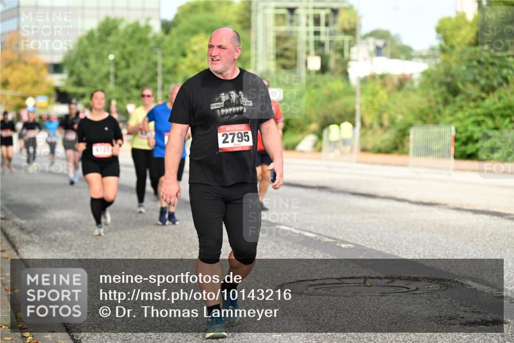 06.09.2026 - CURREX Alsterlauf Dr. Thomas Lammeyer http://msf.ph/oto/10143216 06.09.2026 10:13:32 Laufen 2795 meine-sportfotos.de