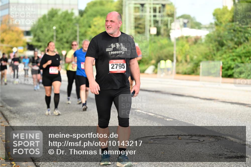 06.09.2026 - CURREX Alsterlauf Dr. Thomas Lammeyer http://msf.ph/oto/10143217 06.09.2026 10:13:32 Laufen 2795 meine-sportfotos.de