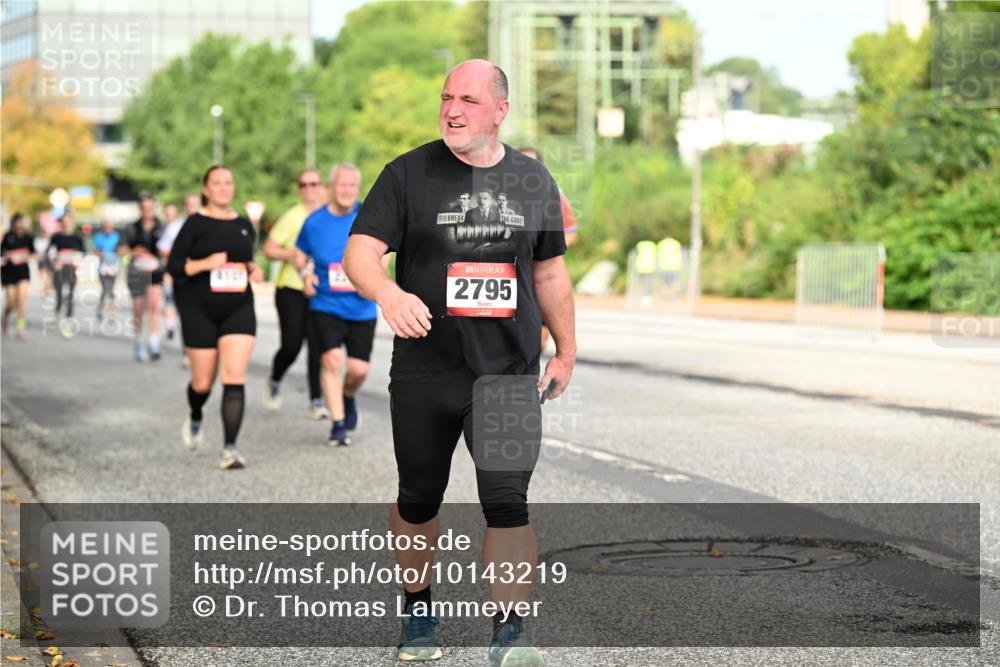 06.09.2026 - CURREX Alsterlauf Dr. Thomas Lammeyer http://msf.ph/oto/10143219 06.09.2026 10:13:32 Laufen 2795 meine-sportfotos.de