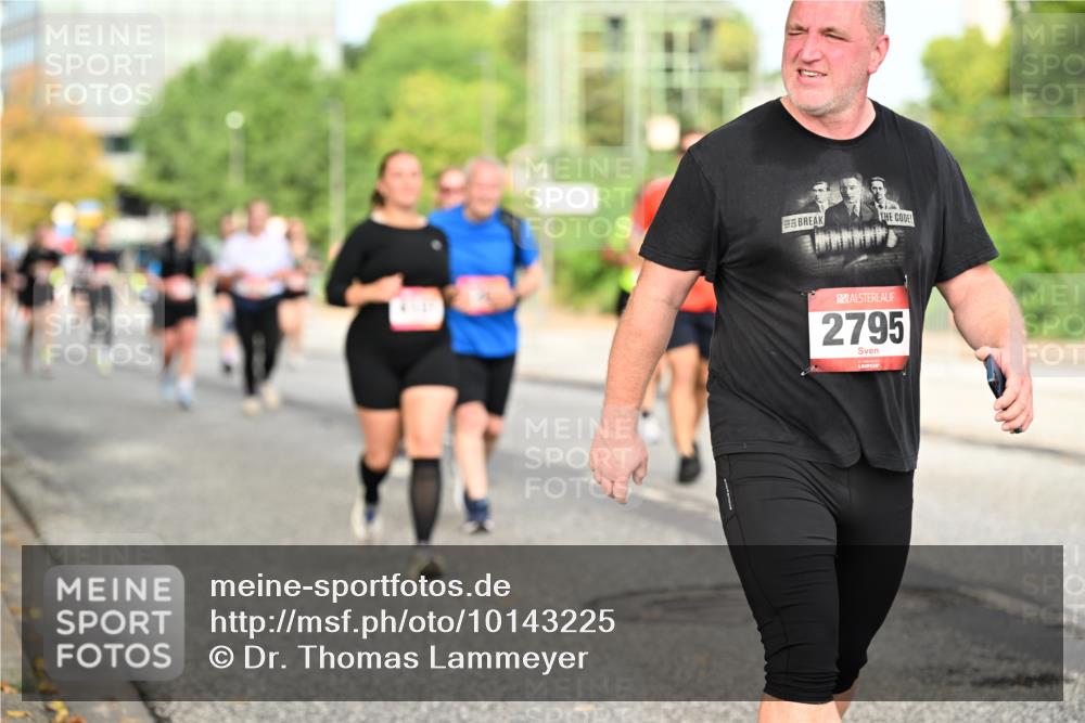 06.09.2026 - CURREX Alsterlauf Dr. Thomas Lammeyer http://msf.ph/oto/10143225 06.09.2026 10:13:34 Laufen 2795 meine-sportfotos.de