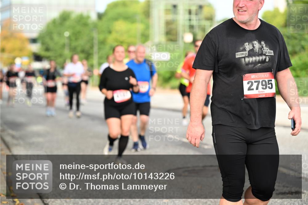 06.09.2026 - CURREX Alsterlauf Dr. Thomas Lammeyer http://msf.ph/oto/10143226 06.09.2026 10:13:34 Laufen 2795 meine-sportfotos.de