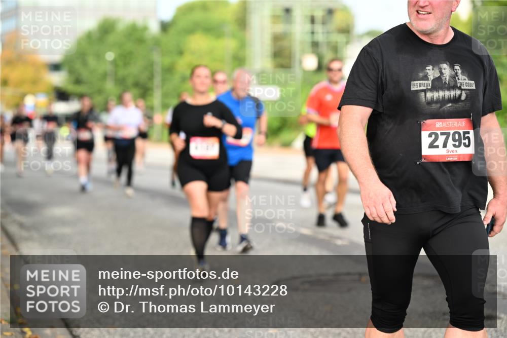 06.09.2026 - CURREX Alsterlauf Dr. Thomas Lammeyer http://msf.ph/oto/10143228 06.09.2026 10:13:34 Laufen 2795 meine-sportfotos.de