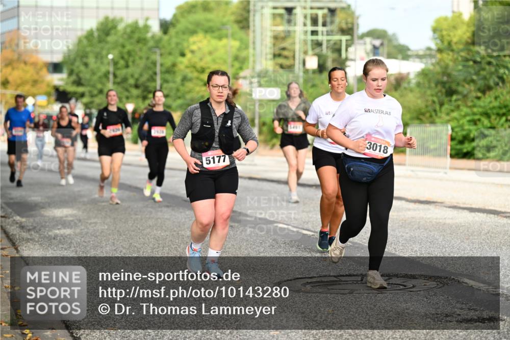 06.09.2026 - CURREX Alsterlauf Dr. Thomas Lammeyer http://msf.ph/oto/10143280 06.09.2026 10:13:40 Laufen 5177, 3018 meine-sportfotos.de
