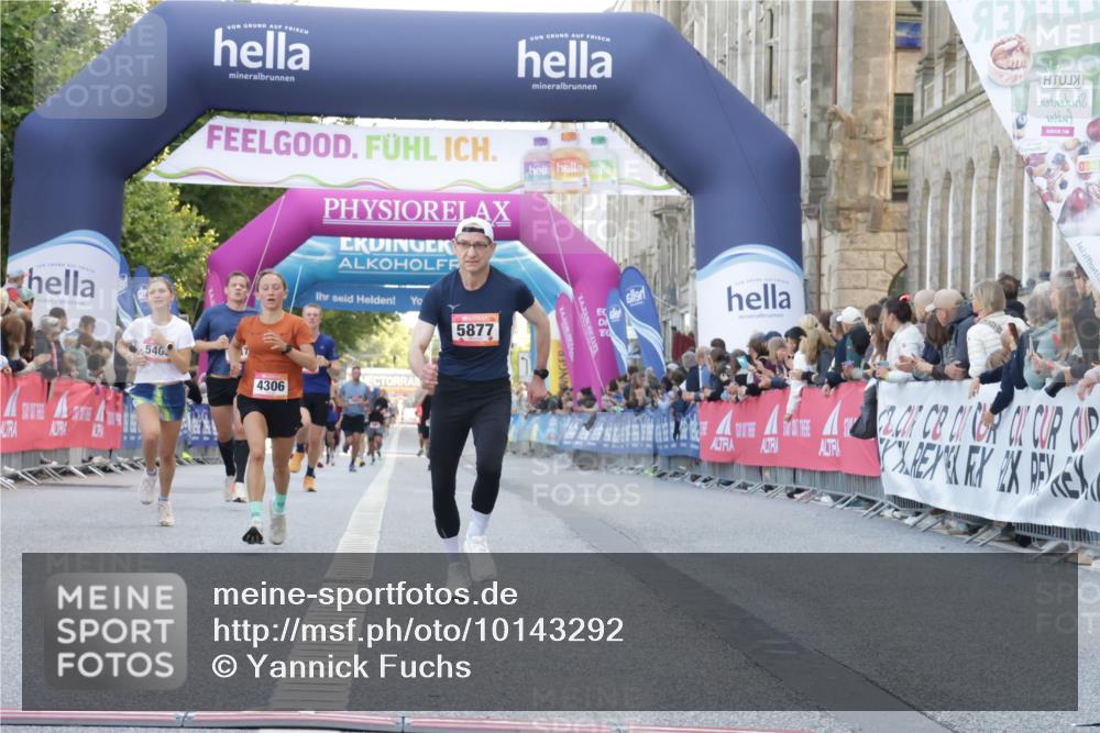 06.09.2026 - CURREX Alsterlauf Yannick Fuchs http://msf.ph/oto/10143292 06.09.2026 09:47:10 Ziel 2210, 2569, 2605, 4306, 5297, 5403, 5417, 5877, 6150, 8104, 8125 meine-sportfotos.de