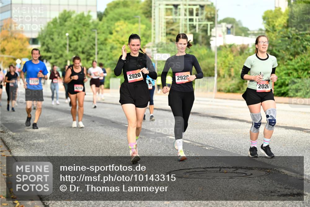 06.09.2026 - CURREX Alsterlauf Dr. Thomas Lammeyer http://msf.ph/oto/10143315 06.09.2026 10:13:44 Laufen 2208, 2209, 2920, 2922, 2026 meine-sportfotos.de