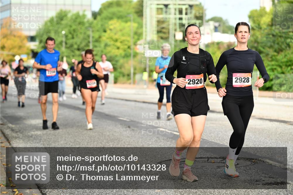 06.09.2026 - CURREX Alsterlauf Dr. Thomas Lammeyer http://msf.ph/oto/10143328 06.09.2026 10:13:45 Laufen 2920, 2928 meine-sportfotos.de