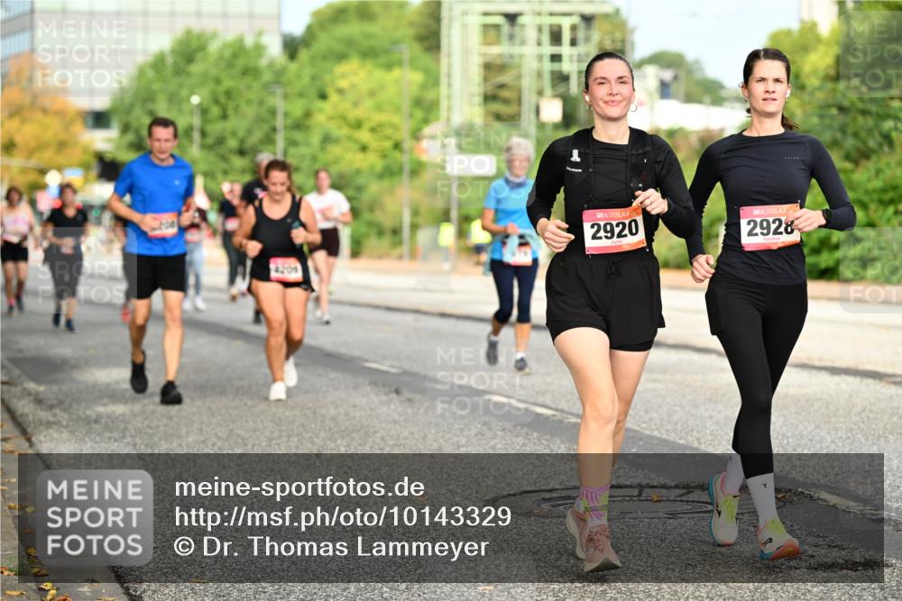 06.09.2026 - CURREX Alsterlauf Dr. Thomas Lammeyer http://msf.ph/oto/10143329 06.09.2026 10:13:45 Laufen 2920, 2928 meine-sportfotos.de