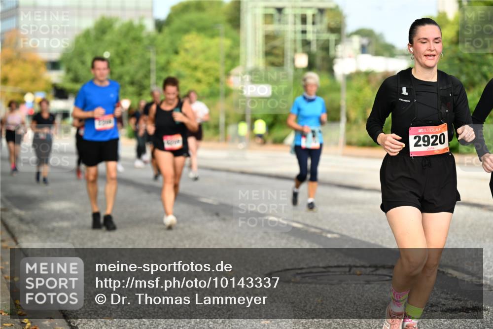 06.09.2026 - CURREX Alsterlauf Dr. Thomas Lammeyer http://msf.ph/oto/10143337 06.09.2026 10:13:46 Laufen 2318, 2920 meine-sportfotos.de