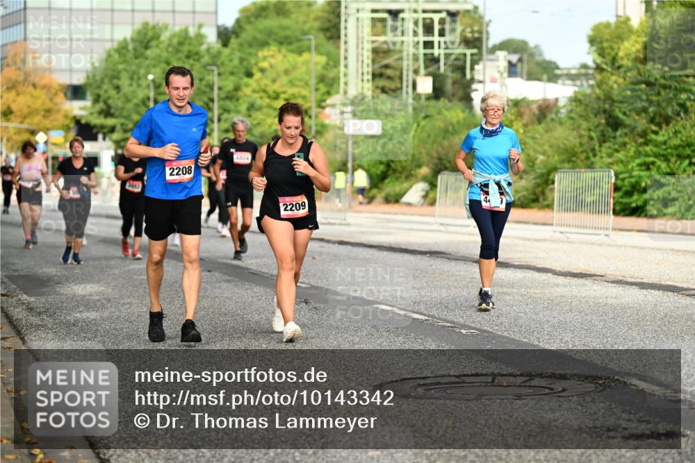 06.09.2026 - CURREX Alsterlauf Dr. Thomas Lammeyer http://msf.ph/oto/10143342 06.09.2026 10:13:47 Laufen 3052, 2208, 4804, 2209 meine-sportfotos.de