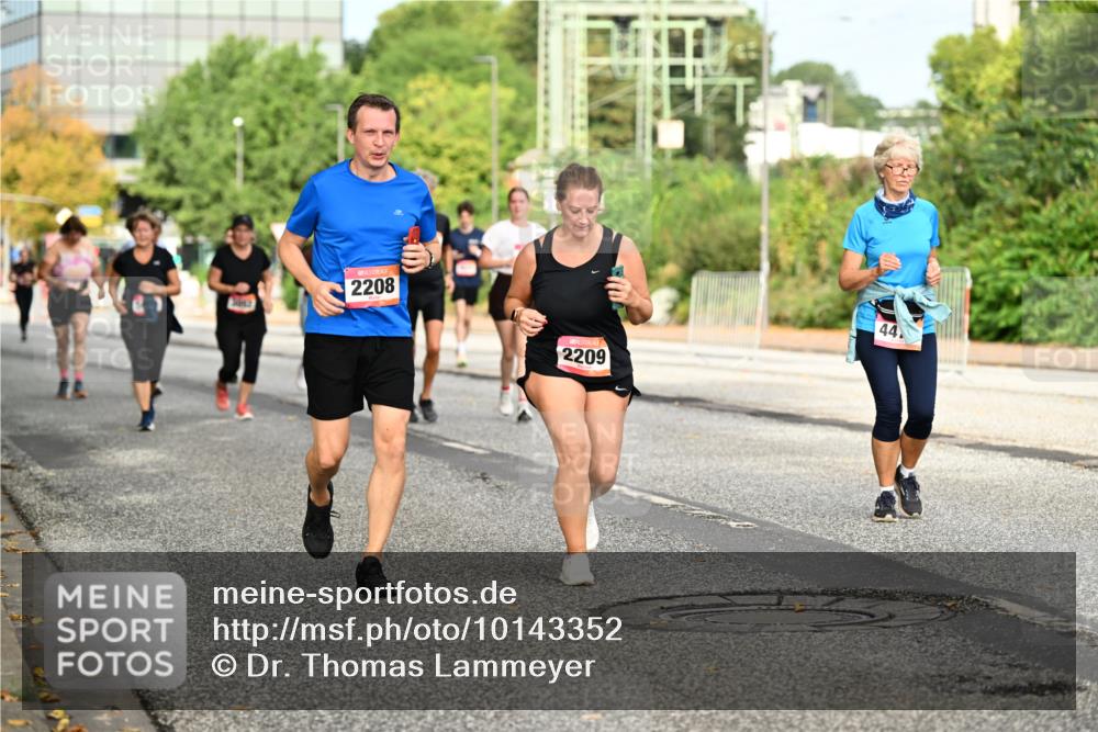 06.09.2026 - CURREX Alsterlauf Dr. Thomas Lammeyer http://msf.ph/oto/10143352 06.09.2026 10:13:48 Laufen 2208, 2209, 44 meine-sportfotos.de