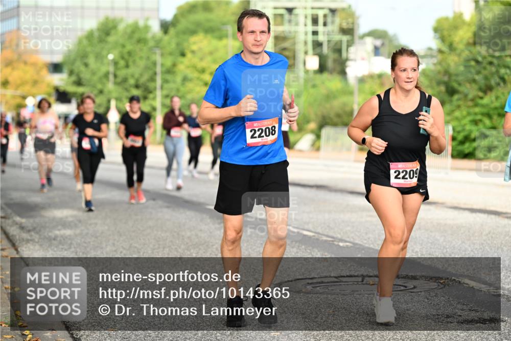 06.09.2026 - CURREX Alsterlauf Dr. Thomas Lammeyer http://msf.ph/oto/10143365 06.09.2026 10:13:49 Laufen 2208, 2209 meine-sportfotos.de