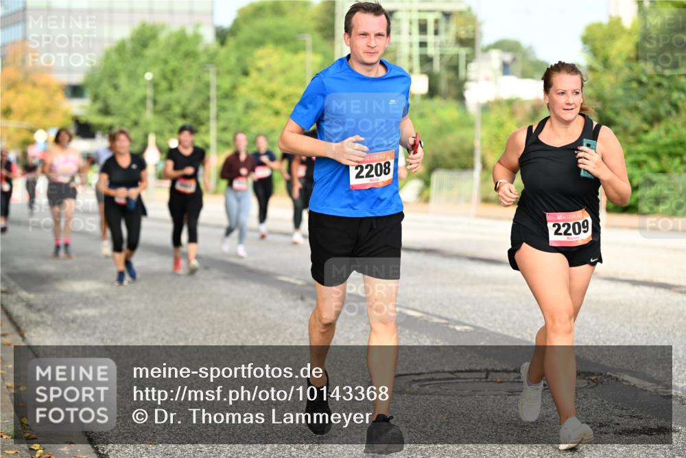 06.09.2026 - CURREX Alsterlauf Dr. Thomas Lammeyer http://msf.ph/oto/10143368 06.09.2026 10:13:49 Laufen 2208, 2209 meine-sportfotos.de