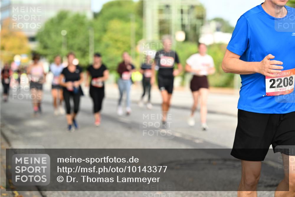 06.09.2026 - CURREX Alsterlauf Dr. Thomas Lammeyer http://msf.ph/oto/10143377 06.09.2026 10:13:51 Laufen 2208 meine-sportfotos.de