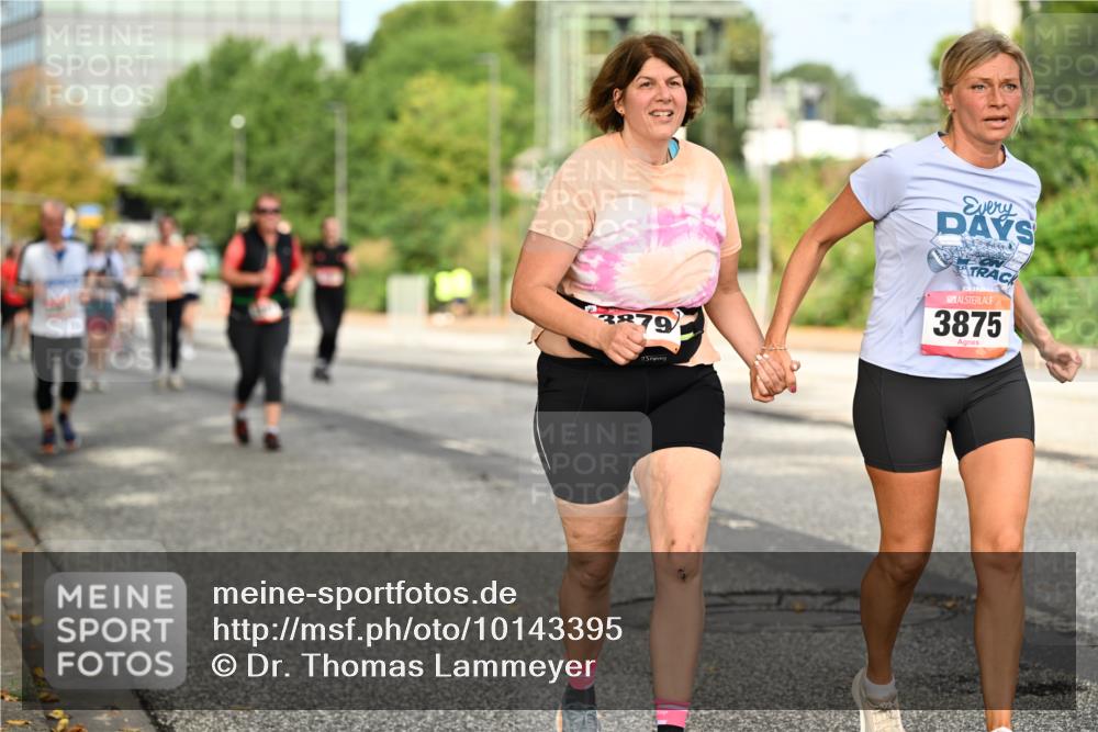06.09.2026 - CURREX Alsterlauf Dr. Thomas Lammeyer http://msf.ph/oto/10143395 06.09.2026 10:13:58 Laufen 3879, 3875 meine-sportfotos.de
