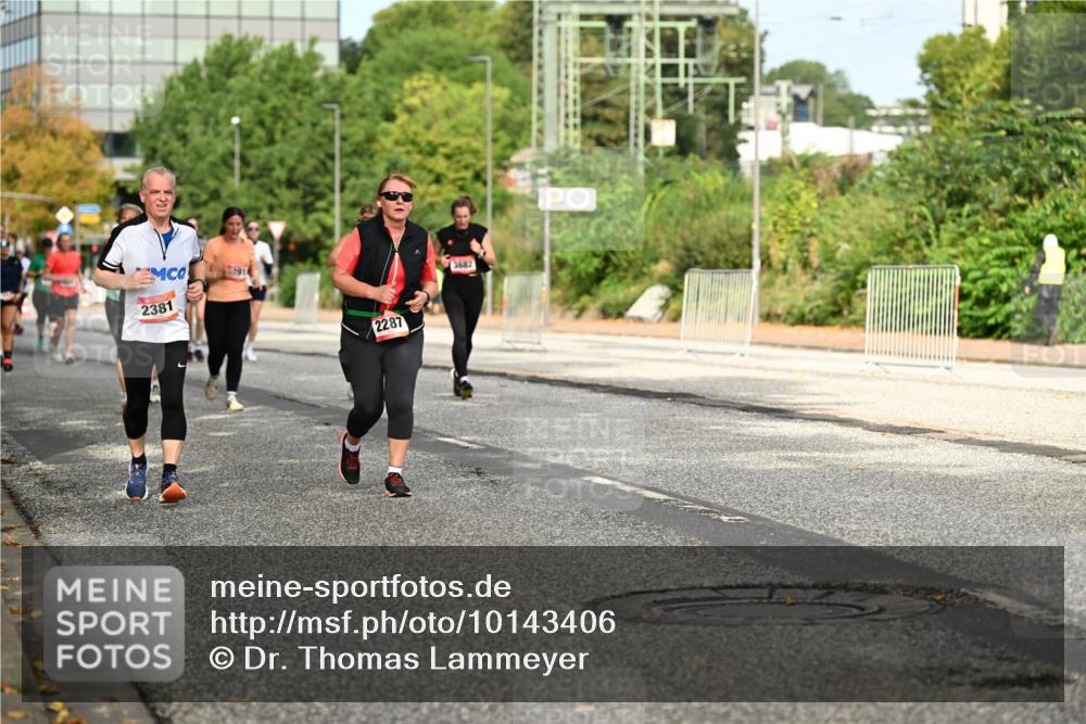 06.09.2026 - CURREX Alsterlauf Dr. Thomas Lammeyer http://msf.ph/oto/10143406 06.09.2026 10:14:00 Laufen 2381, 1391, 2287, 3682 meine-sportfotos.de