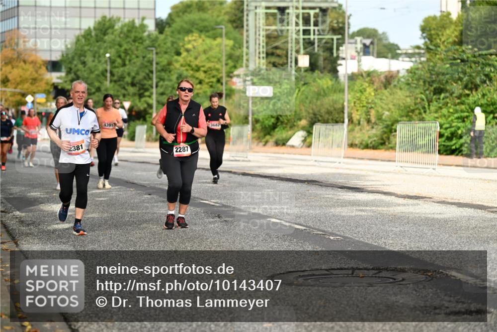 06.09.2026 - CURREX Alsterlauf Dr. Thomas Lammeyer http://msf.ph/oto/10143407 06.09.2026 10:14:01 Laufen 2381, 1391, 2287, 3682 meine-sportfotos.de