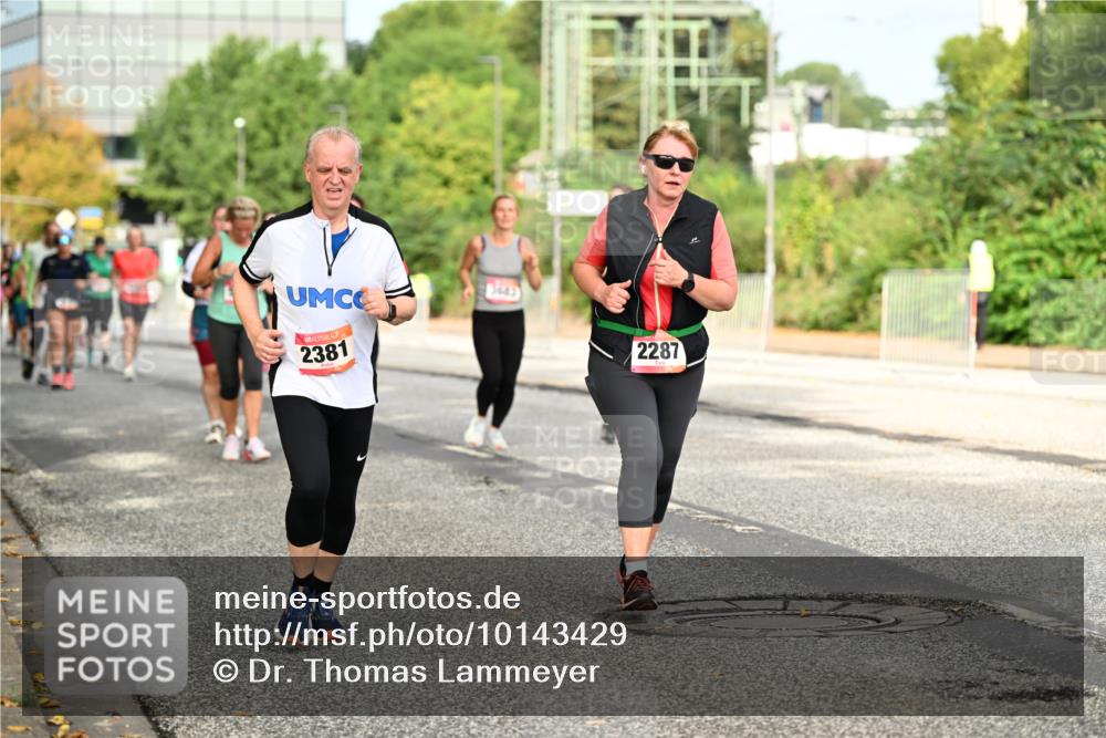06.09.2026 - CURREX Alsterlauf Dr. Thomas Lammeyer http://msf.ph/oto/10143429 06.09.2026 10:14:03 Laufen 2381, 3643, 2287 meine-sportfotos.de