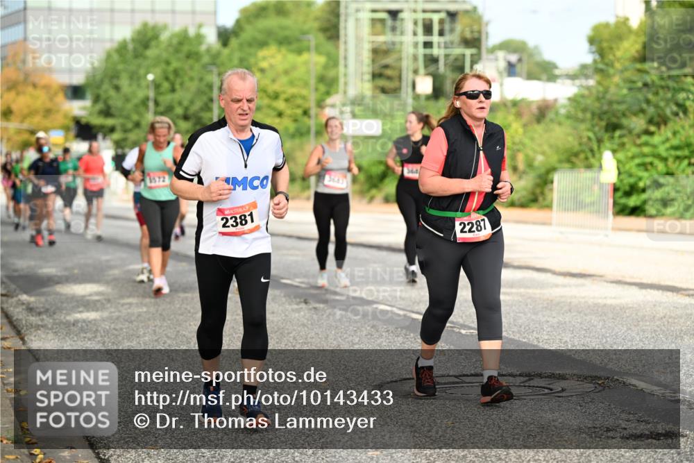 06.09.2026 - CURREX Alsterlauf Dr. Thomas Lammeyer http://msf.ph/oto/10143433 06.09.2026 10:14:03 Laufen 3572, 3683, 2381, 2287 meine-sportfotos.de