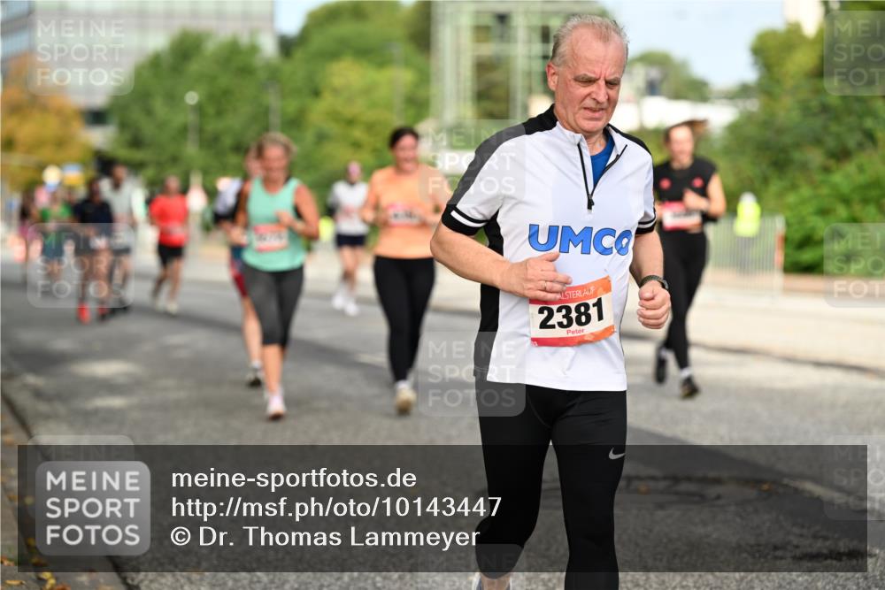 06.09.2026 - CURREX Alsterlauf Dr. Thomas Lammeyer http://msf.ph/oto/10143447 06.09.2026 10:14:05 Laufen 2381 meine-sportfotos.de