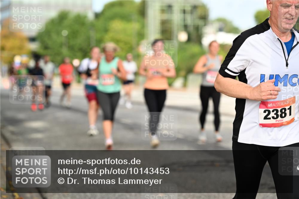 06.09.2026 - CURREX Alsterlauf Dr. Thomas Lammeyer http://msf.ph/oto/10143453 06.09.2026 10:14:05 Laufen 2381 meine-sportfotos.de