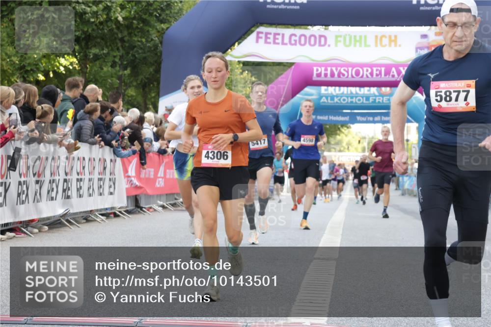 06.09.2026 - CURREX Alsterlauf Yannick Fuchs http://msf.ph/oto/10143501 06.09.2026 09:47:12 Ziel 2569, 4306, 4598, 5297, 5403, 5417, 5877, 6150, 8104 meine-sportfotos.de