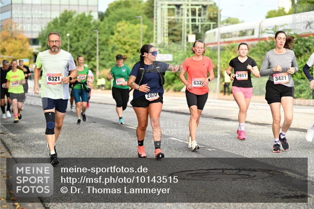 06.09.2026 - CURREX Alsterlauf Dr. Thomas Lammeyer http://msf.ph/oto/10143515 06.09.2026 10:14:12 Laufen 6321, 8001, 2872, 6329, 3917, 3421 meine-sportfotos.de
