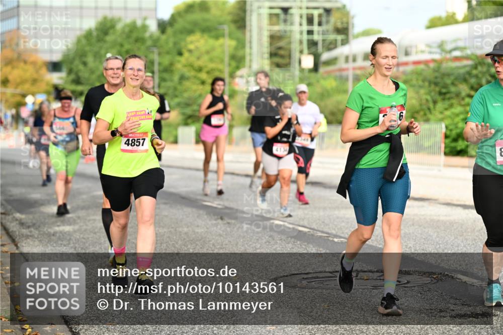 06.09.2026 - CURREX Alsterlauf Dr. Thomas Lammeyer http://msf.ph/oto/10143561 06.09.2026 10:14:18 Laufen 4857, 4134, 6 meine-sportfotos.de