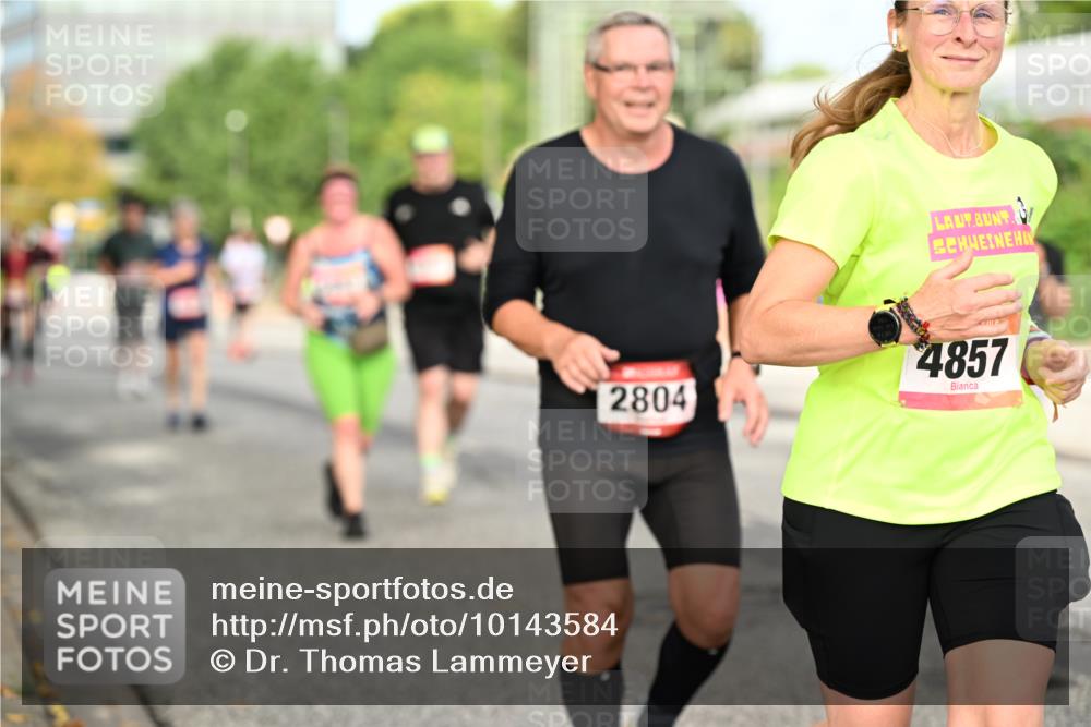06.09.2026 - CURREX Alsterlauf Dr. Thomas Lammeyer http://msf.ph/oto/10143584 06.09.2026 10:14:20 Laufen 2804, 4857 meine-sportfotos.de