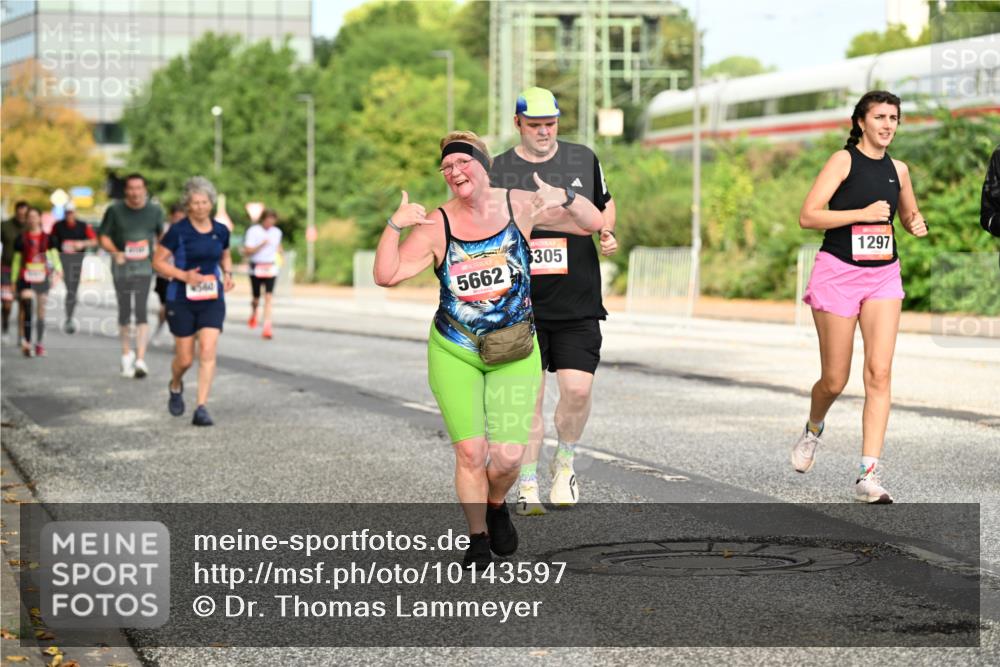 06.09.2026 - CURREX Alsterlauf Dr. Thomas Lammeyer http://msf.ph/oto/10143597 06.09.2026 10:14:22 Laufen 560, 5662, 305, 1297 meine-sportfotos.de