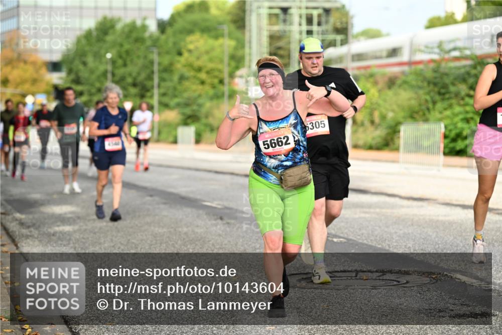 06.09.2026 - CURREX Alsterlauf Dr. Thomas Lammeyer http://msf.ph/oto/10143604 06.09.2026 10:14:22 Laufen 5662, 6305 meine-sportfotos.de