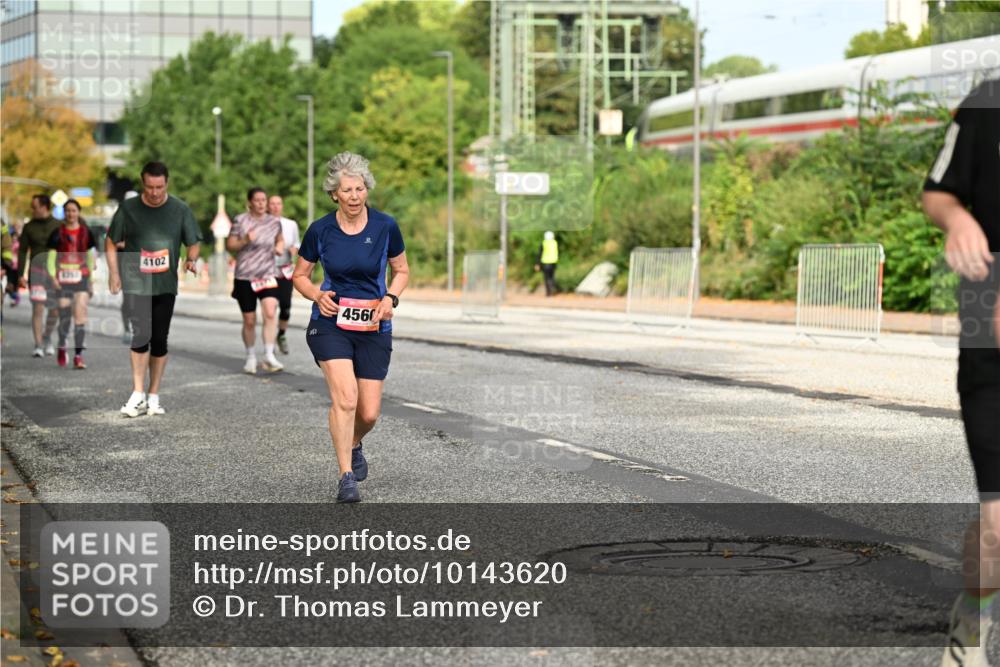 06.09.2026 - CURREX Alsterlauf Dr. Thomas Lammeyer http://msf.ph/oto/10143620 06.09.2026 10:14:24 Laufen 4102, 4560 meine-sportfotos.de