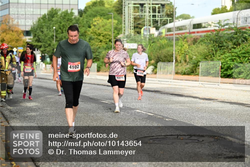 06.09.2026 - CURREX Alsterlauf Dr. Thomas Lammeyer http://msf.ph/oto/10143654 06.09.2026 10:14:28 Laufen 8257, 96, 4102, 2271, 4406 meine-sportfotos.de