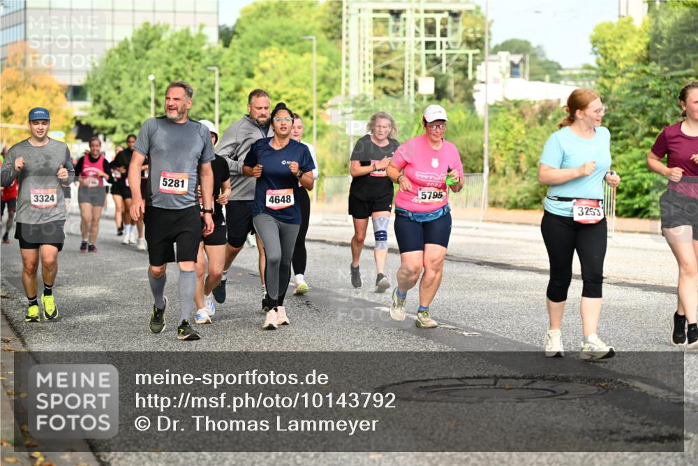 06.09.2026 - CURREX Alsterlauf Dr. Thomas Lammeyer http://msf.ph/oto/10143792 06.09.2026 10:14:52 Laufen 5281, 3324, 2024, 5795, 4648, 3253 meine-sportfotos.de
