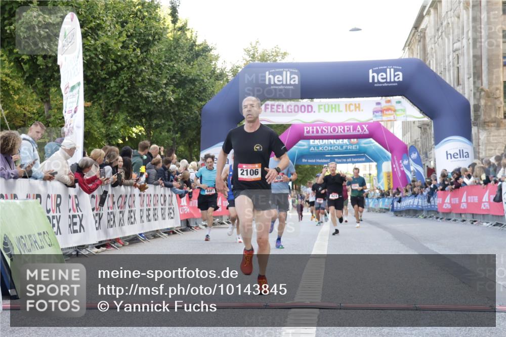 06.09.2026 - CURREX Alsterlauf Yannick Fuchs http://msf.ph/oto/10143845 06.09.2026 09:47:19 Ziel 2106, 2807, 4306, 4441, 4598, 5403, 5417, 5645, 5877, 6172 meine-sportfotos.de