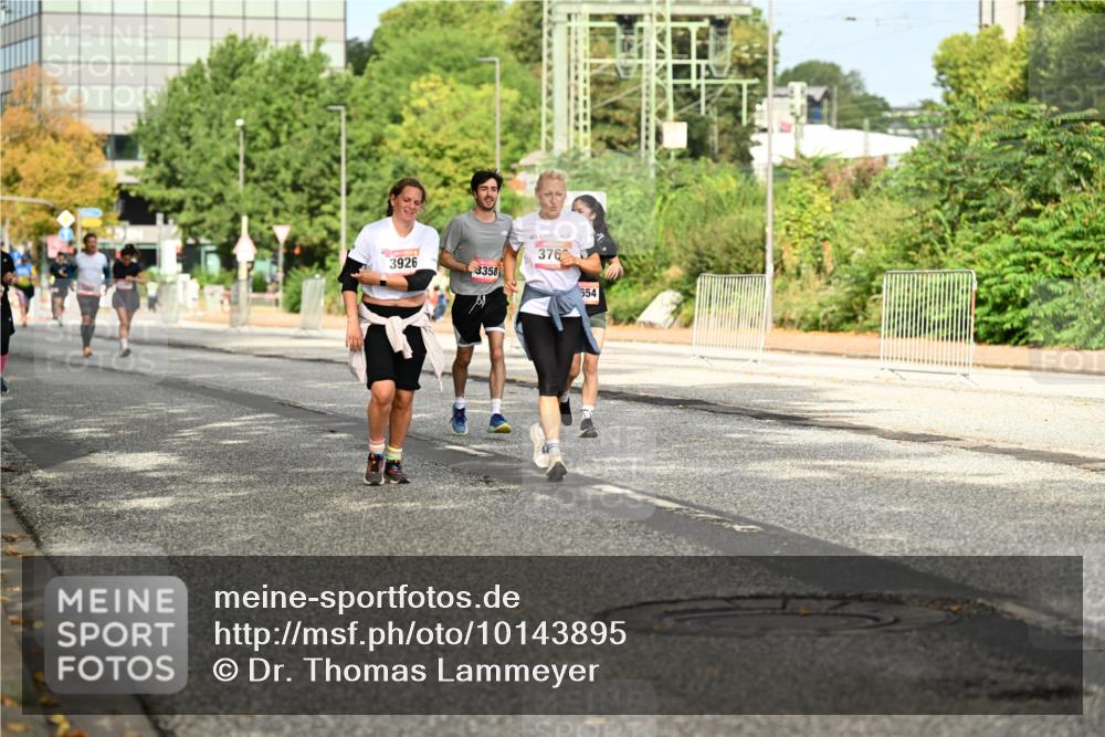 06.09.2026 - CURREX Alsterlauf Dr. Thomas Lammeyer http://msf.ph/oto/10143895 06.09.2026 10:15:07 Laufen 3926, 3358, 376, 654 meine-sportfotos.de
