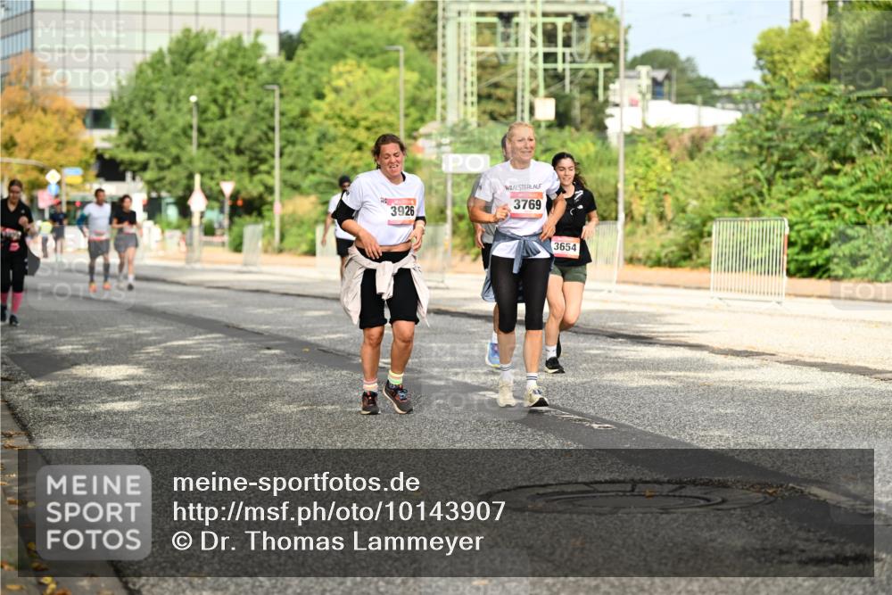 06.09.2026 - CURREX Alsterlauf Dr. Thomas Lammeyer http://msf.ph/oto/10143907 06.09.2026 10:15:08 Laufen 3926, 3769, 3654 meine-sportfotos.de