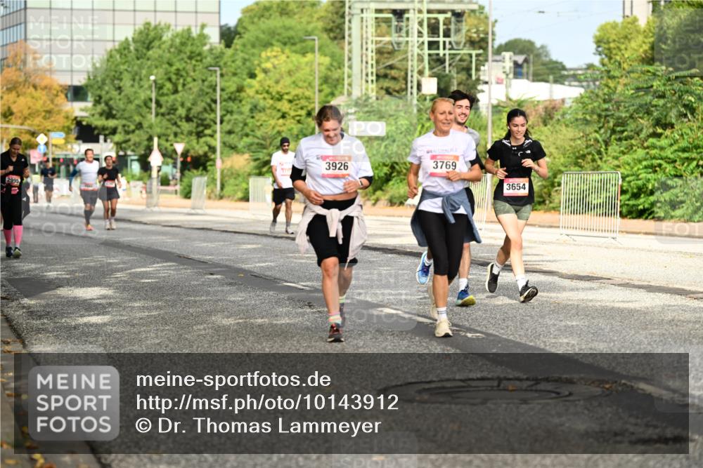 06.09.2026 - CURREX Alsterlauf Dr. Thomas Lammeyer http://msf.ph/oto/10143912 06.09.2026 10:15:09 Laufen 2995, 3926, 3769, 3654 meine-sportfotos.de