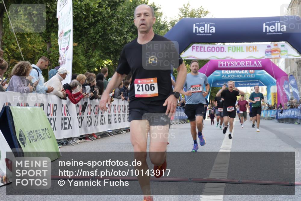 06.09.2026 - CURREX Alsterlauf Yannick Fuchs http://msf.ph/oto/10143917 06.09.2026 09:47:21 Ziel 2106, 2807, 4441, 4598, 4674, 5403, 5417, 5645, 6172 meine-sportfotos.de