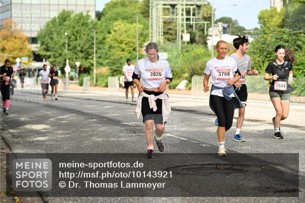 06.09.2026 - CURREX Alsterlauf Dr. Thomas Lammeyer http://msf.ph/oto/10143921 06.09.2026 10:15:10 Laufen 3926, 3769, 358, 3654 meine-sportfotos.de