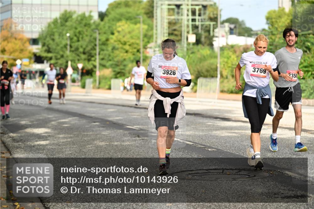 06.09.2026 - CURREX Alsterlauf Dr. Thomas Lammeyer http://msf.ph/oto/10143926 06.09.2026 10:15:10 Laufen 3926, 3769, 2358 meine-sportfotos.de