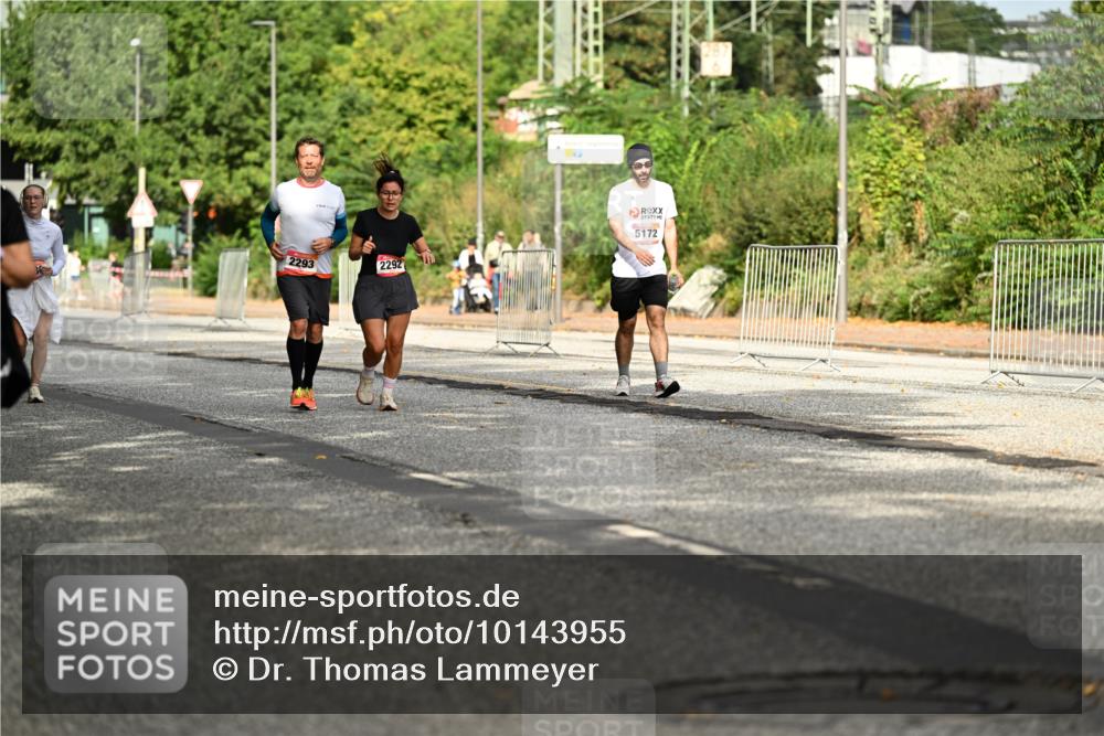06.09.2026 - CURREX Alsterlauf Dr. Thomas Lammeyer http://msf.ph/oto/10143955 06.09.2026 10:15:16 Laufen 2293, 2292, 5172 meine-sportfotos.de