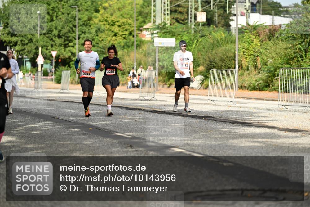 06.09.2026 - CURREX Alsterlauf Dr. Thomas Lammeyer http://msf.ph/oto/10143956 06.09.2026 10:15:16 Laufen 2293, 5172, 2292 meine-sportfotos.de