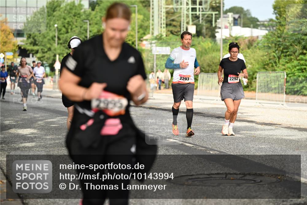 06.09.2026 - CURREX Alsterlauf Dr. Thomas Lammeyer http://msf.ph/oto/10143994 06.09.2026 10:15:20 Laufen 2293, 2292 meine-sportfotos.de
