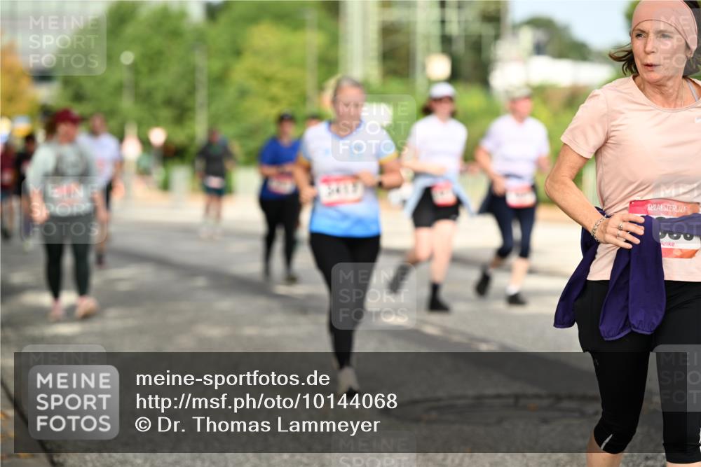 06.09.2026 - CURREX Alsterlauf Dr. Thomas Lammeyer http://msf.ph/oto/10144068 06.09.2026 10:15:32 Laufen  meine-sportfotos.de