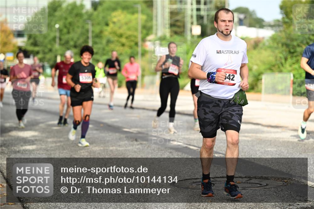 06.09.2026 - CURREX Alsterlauf Dr. Thomas Lammeyer http://msf.ph/oto/10144134 06.09.2026 10:15:39 Laufen 5306, 642 meine-sportfotos.de