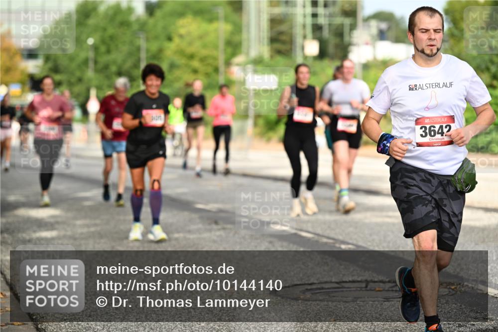 06.09.2026 - CURREX Alsterlauf Dr. Thomas Lammeyer http://msf.ph/oto/10144140 06.09.2026 10:15:40 Laufen 3642 meine-sportfotos.de